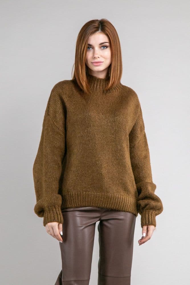 Светр оверсайз з пишним рукавом ONE SIZE (коричневий) — 4