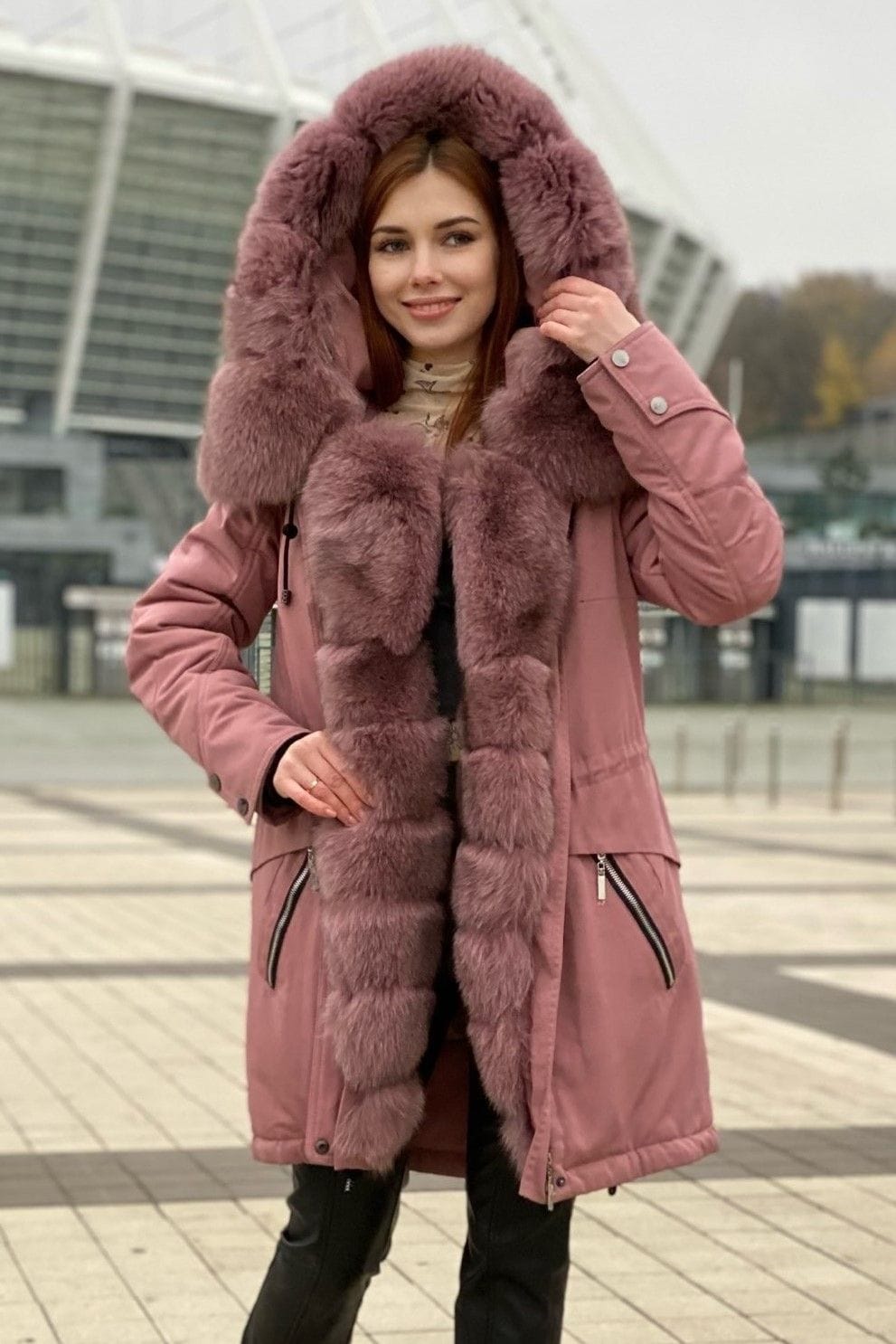 Парка из плащевки с отделкой песцом (розовый) — 2