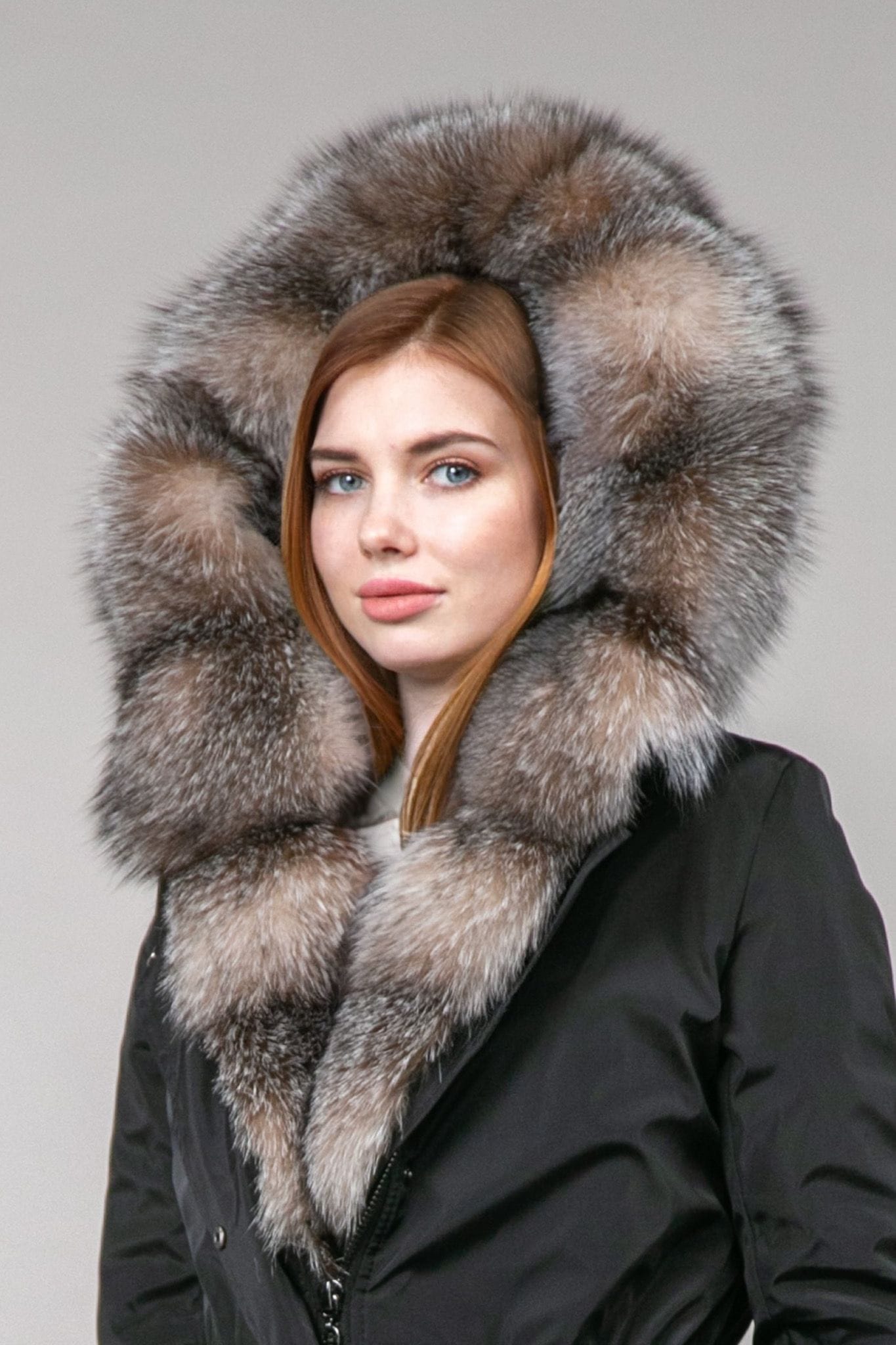 Парка черная с натуральным мехом блюфроста — 8