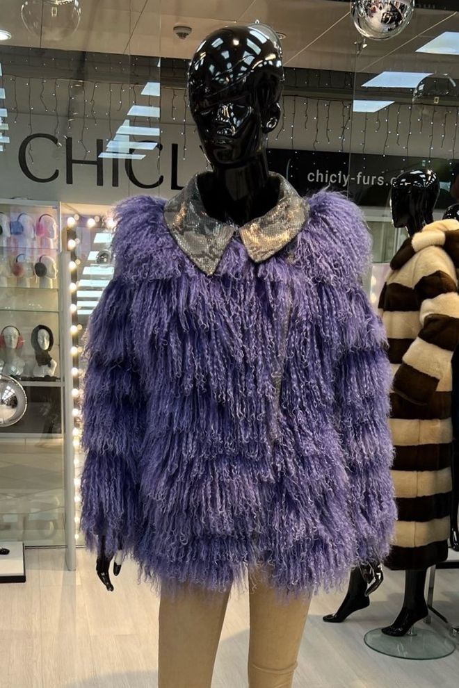 Куртка из ламы фиолетовая с кожаным воротником