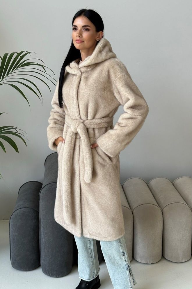 Шуба с капюшоном из эко-норки (бежевая)