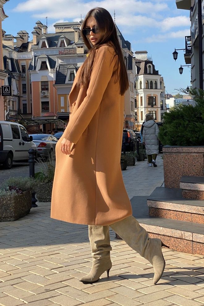Женское английское пальто кэмел на пуговицах