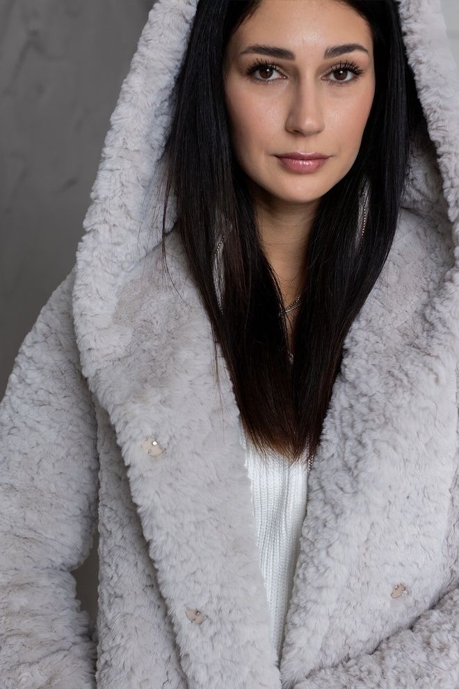 Шуба из эко меха с капюшоном длинная (молочная) Шуба из эко меха с капюшоном длинная (молочная)