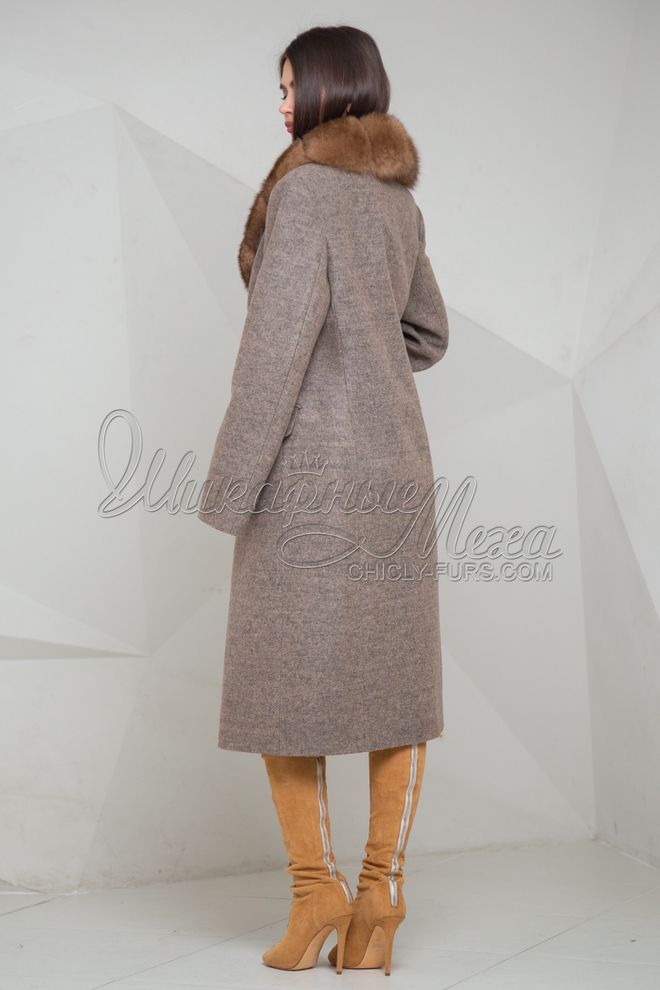Пальто из шерстяной ткани с отделкой песцом Бажена