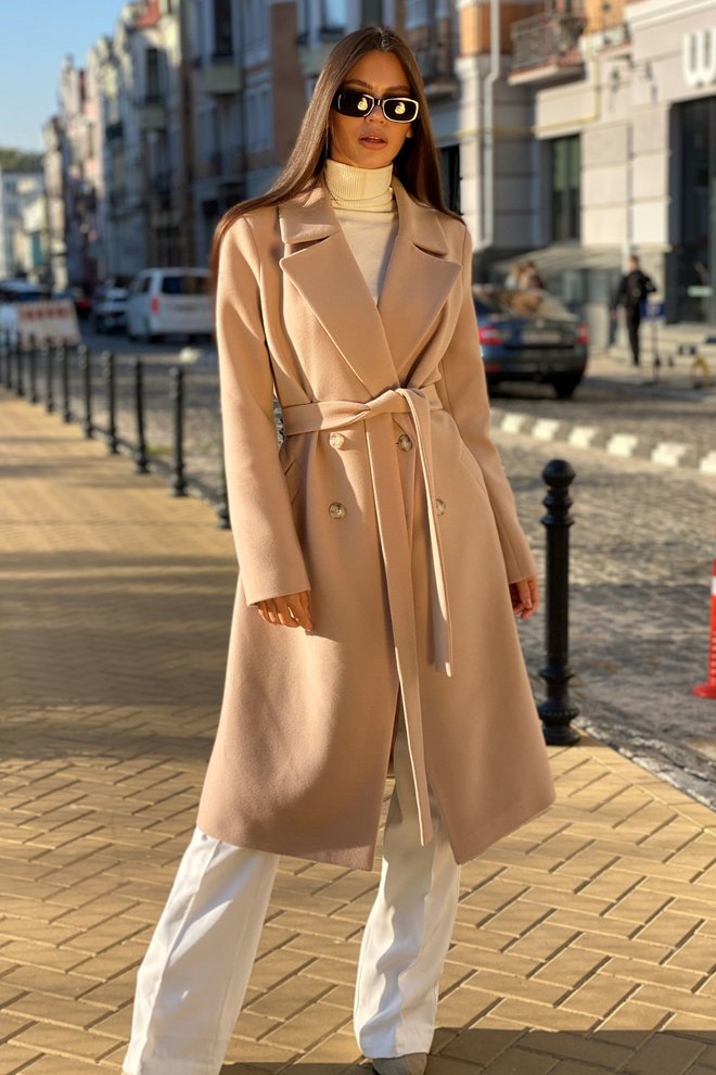 Классическое английское пальто из кашемира бежевого цвета