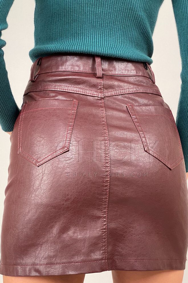 Мини юбка из эко-кожи с карманами бордовая