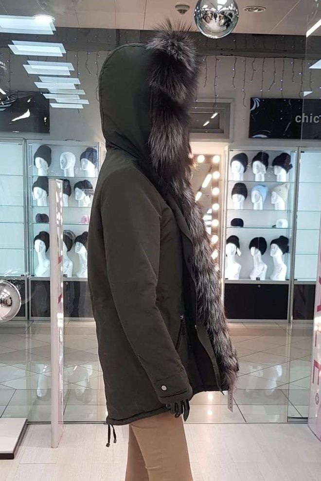 Парка темно-зеленая с мехом чернобурки Парка темно-зеленая с мехом чернобурки