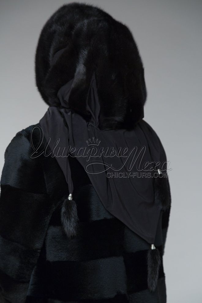 Норковый платок на зиму черного цвета