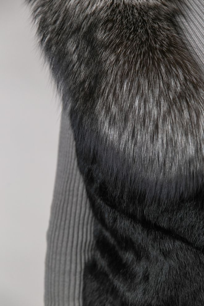Жилетка з хутра кролика з чорнобуркою Кейт (чорний+сірий)