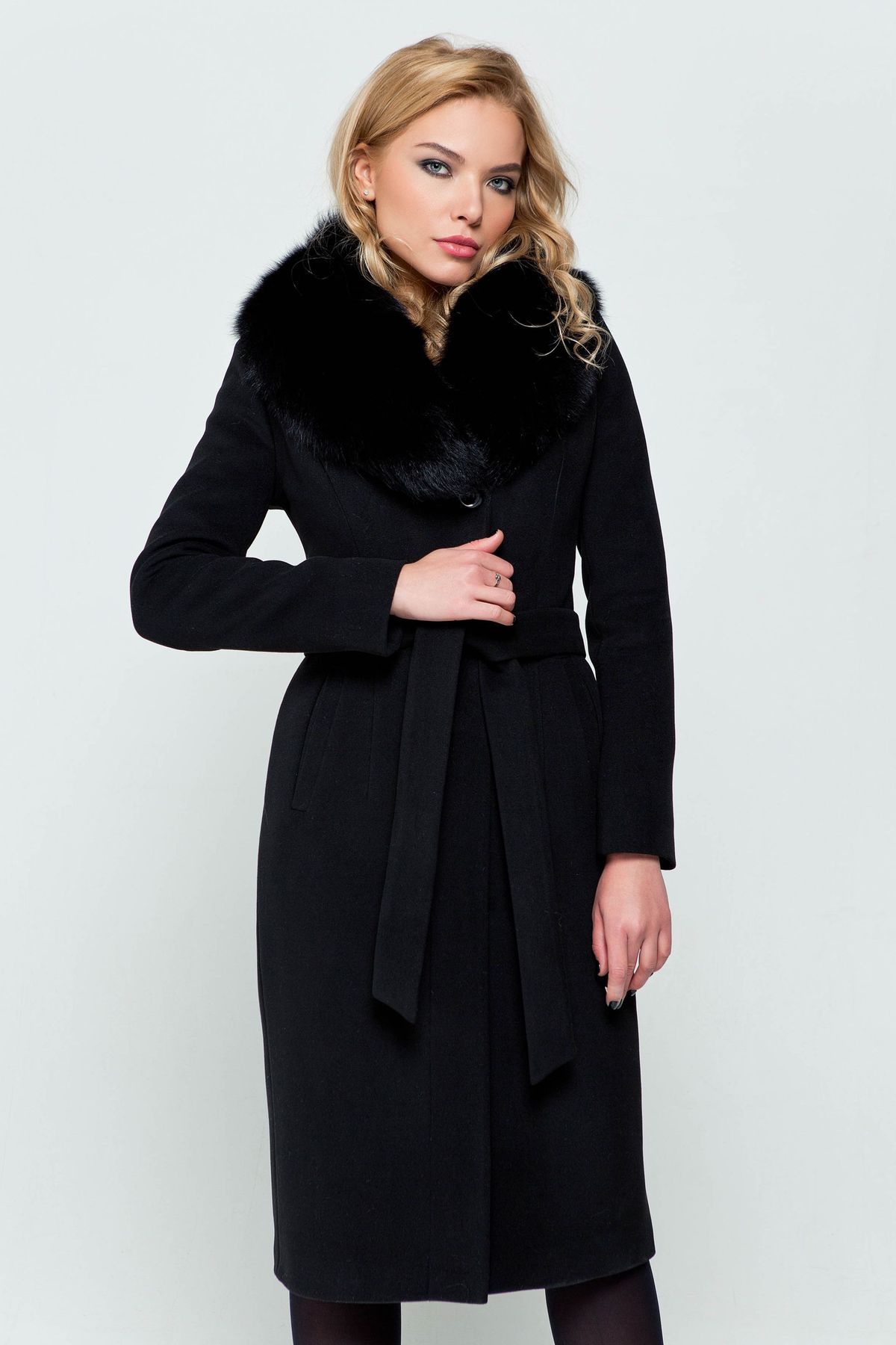 Черное зимнее пальто женское