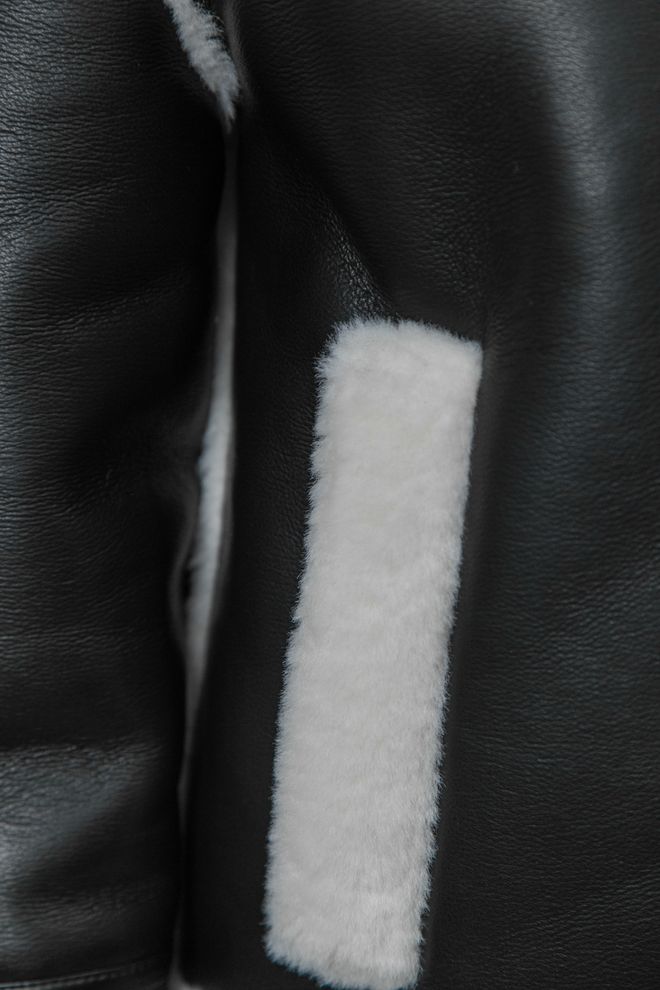 Черная дубленка косуха с белым мехом
