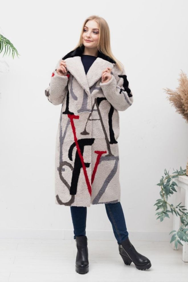 Шуба из астрагана с буквами