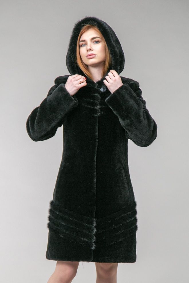 Шуба из мутона с отделкой норкой Диляна
