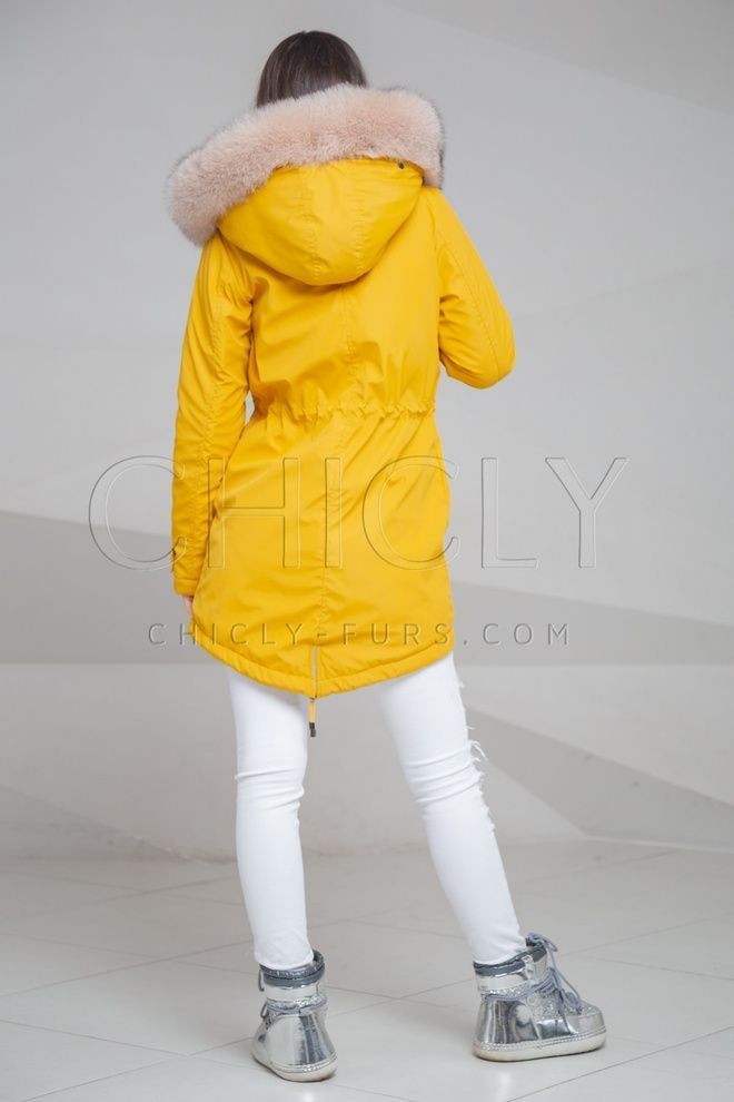 Парка из плащевки с отделкой песцом Дина