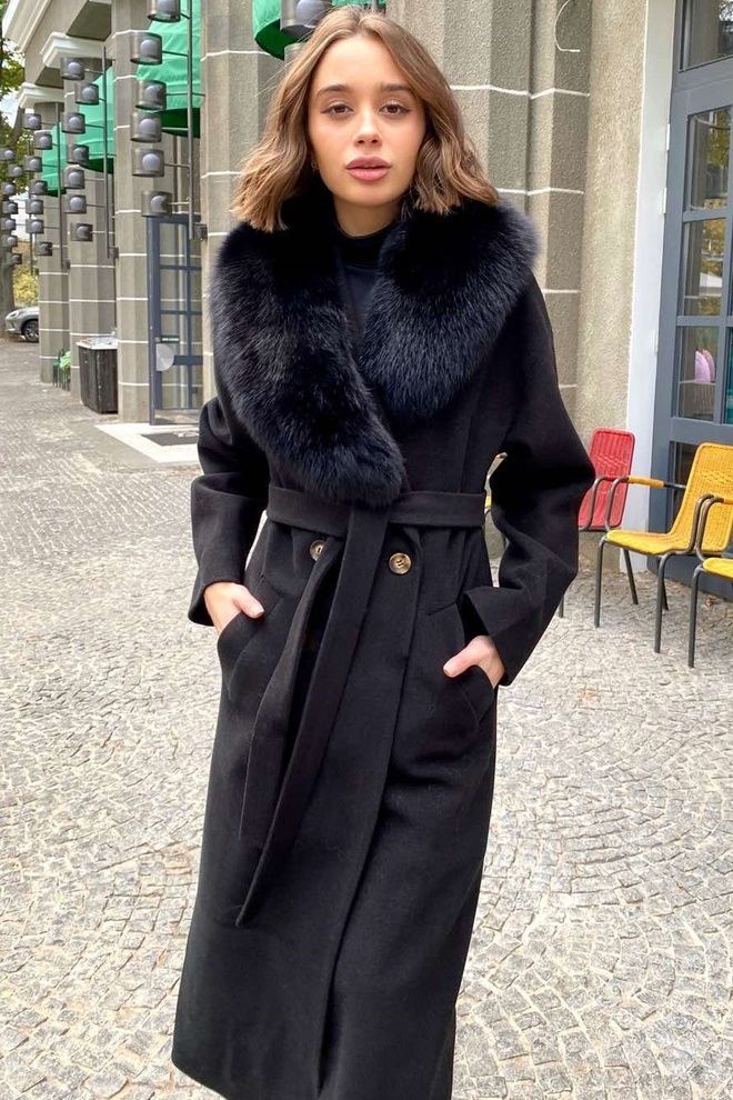 Пальто из шерстяной ткани с отделкой песцом Видана